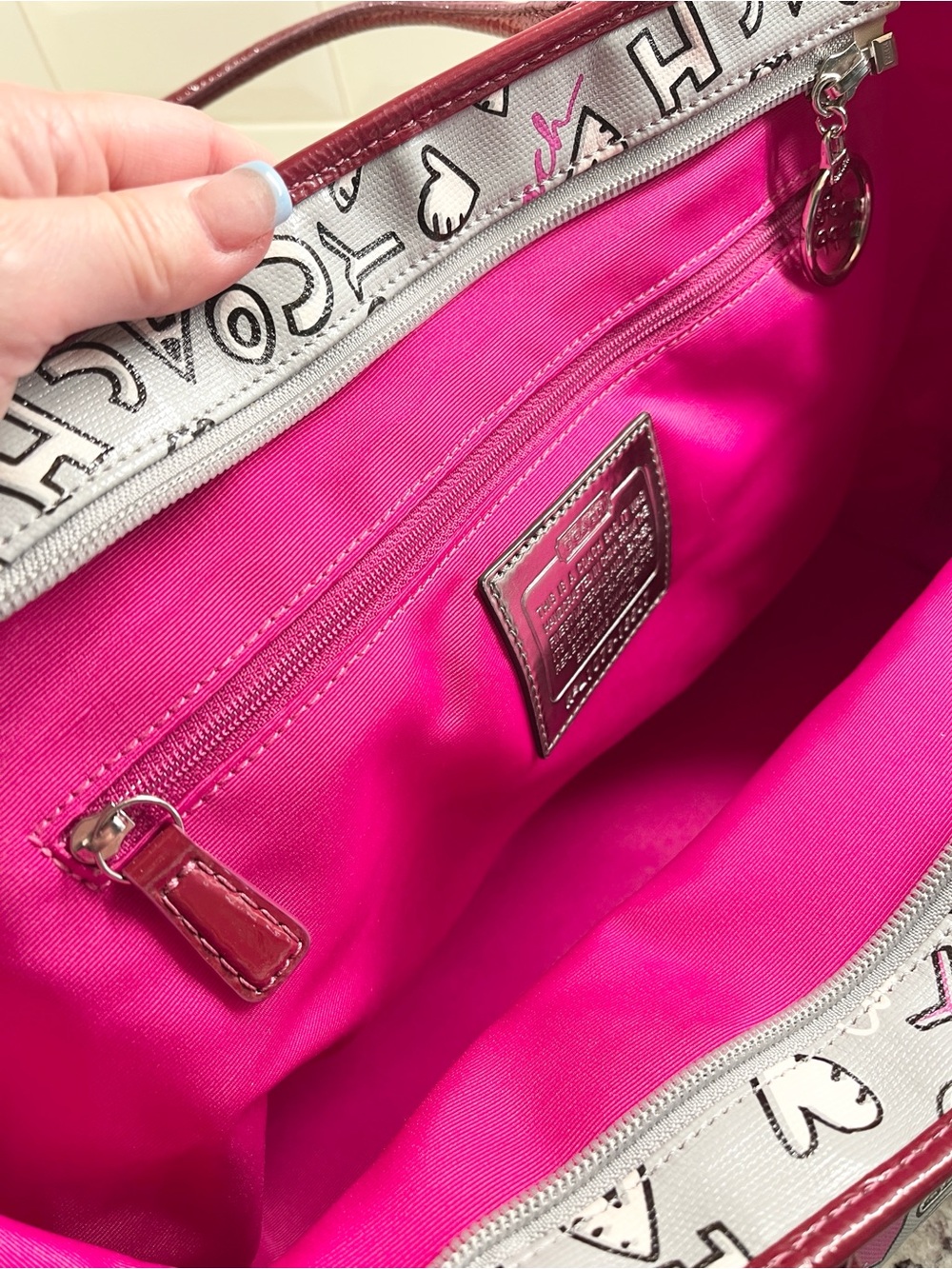 Coach Poppy Graffiti Hearts Tote EUC - Picture 11 of 13